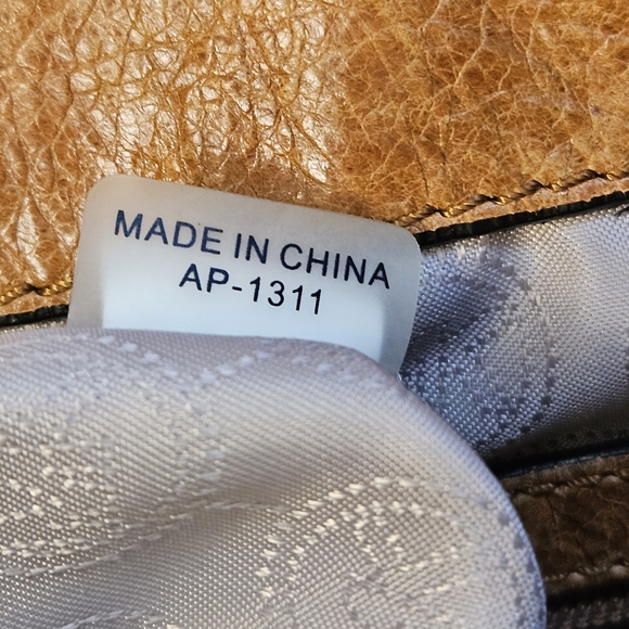 Michael Kors Devon Large Handbag Brown Patent Leather - Picture 12 of 16